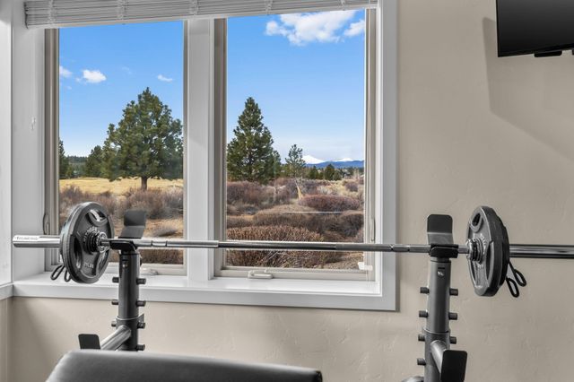 61649 Hosmer Lake Drive, Bend, OR 97702