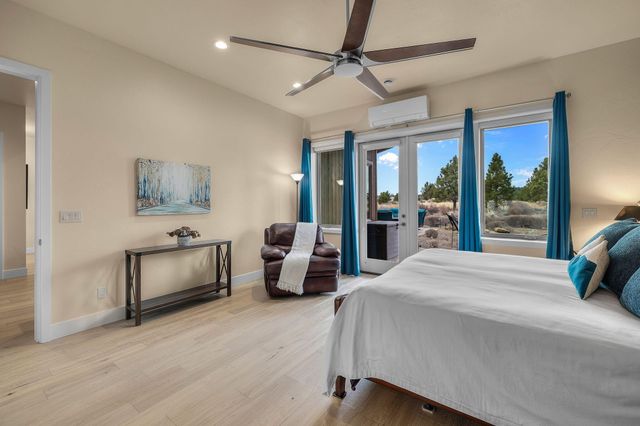 61649 Hosmer Lake Drive, Bend, OR 97702