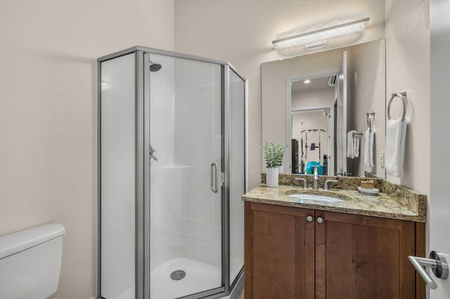 61649 Hosmer Lake Drive, Bend, OR 97702