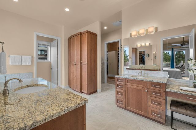 61649 Hosmer Lake Drive, Bend, OR 97702