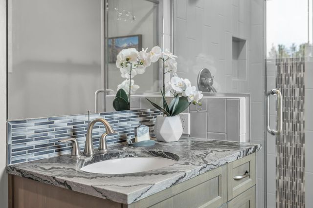 61649 Hosmer Lake Drive, Bend, OR 97702