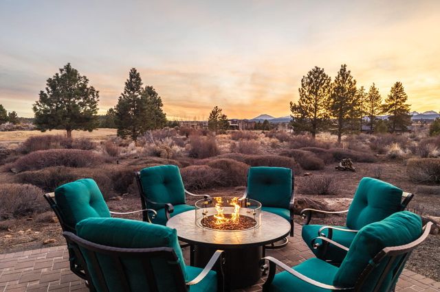 61649 Hosmer Lake Drive, Bend, OR 97702