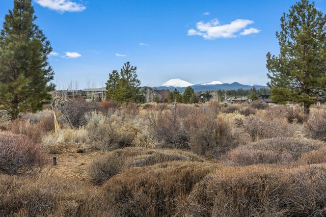 61649 Hosmer Lake Drive, Bend, OR 97702