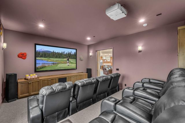 61649 Hosmer Lake Drive, Bend, OR 97702