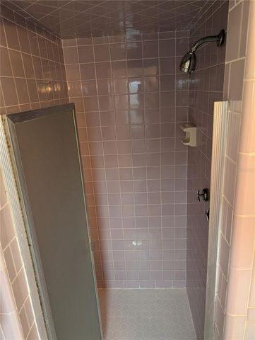 6517 WALTON WAY, Tampa, FL 33610