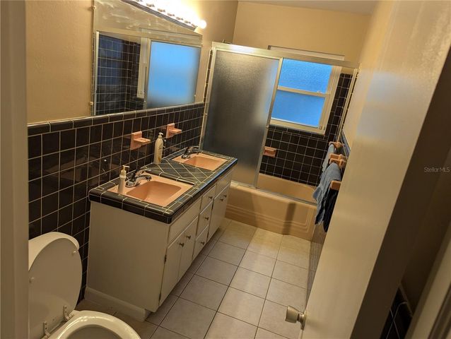 6517 WALTON WAY, Tampa, FL 33610