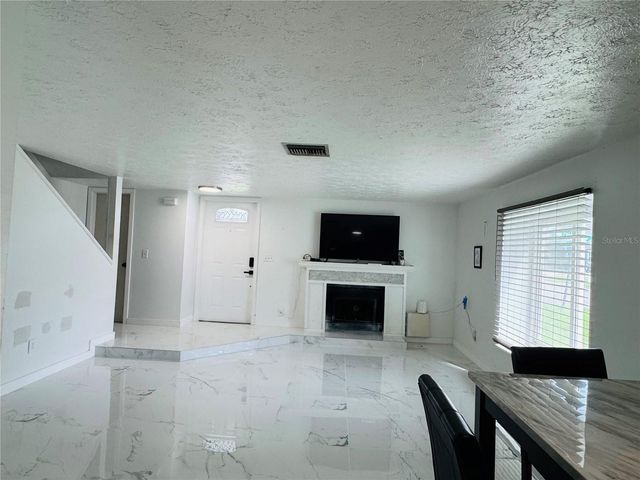 4702 PEBBLEPOINTE PLACE, Tampa, FL 33634