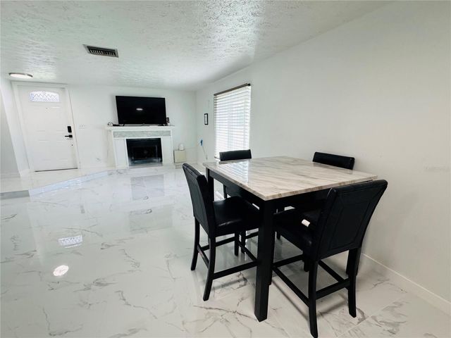4702 PEBBLEPOINTE PLACE, Tampa, FL 33634
