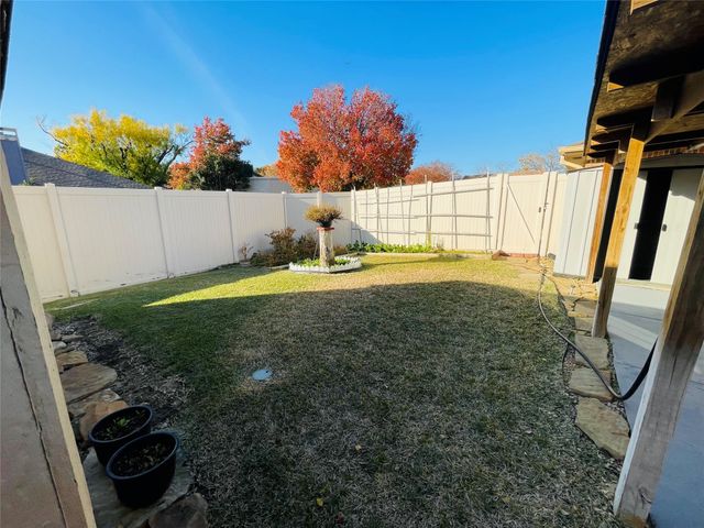 2431 Deer Run, Lewisville, TX 75067