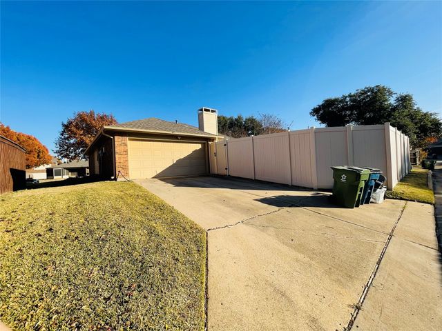 2431 Deer Run, Lewisville, TX 75067