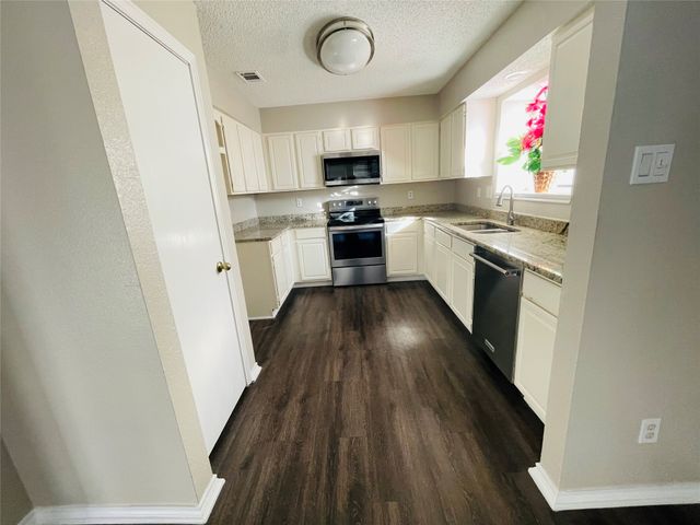 2431 Deer Run, Lewisville, TX 75067