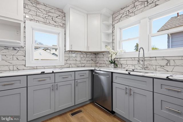 103 CENTER AVE, Willow Grove, PA 19090