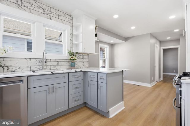 103 CENTER AVE, Willow Grove, PA 19090