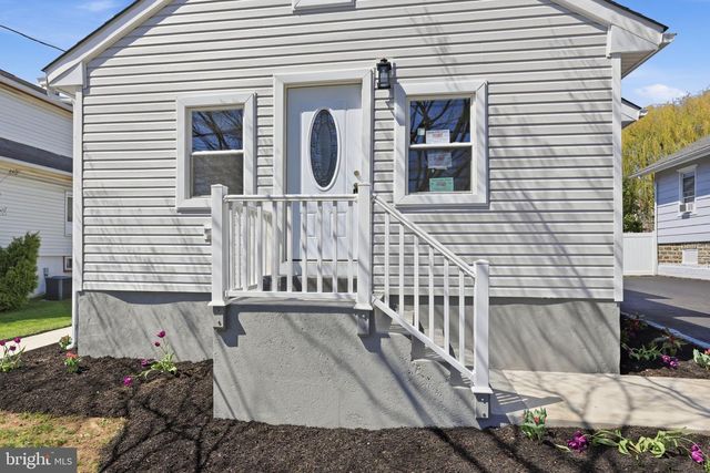 103 CENTER AVE, Willow Grove, PA 19090