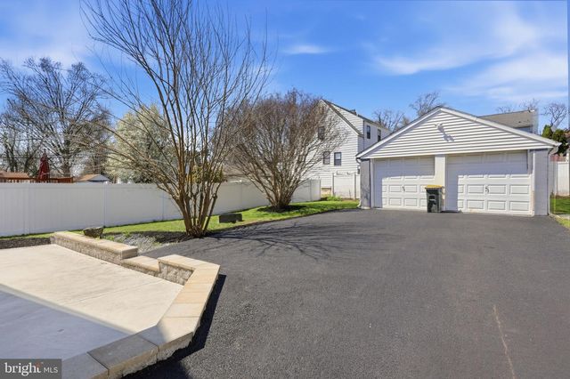 103 CENTER AVE, Willow Grove, PA 19090