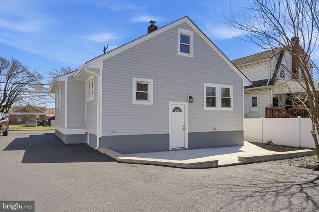 103 CENTER AVE, Willow Grove, PA 19090