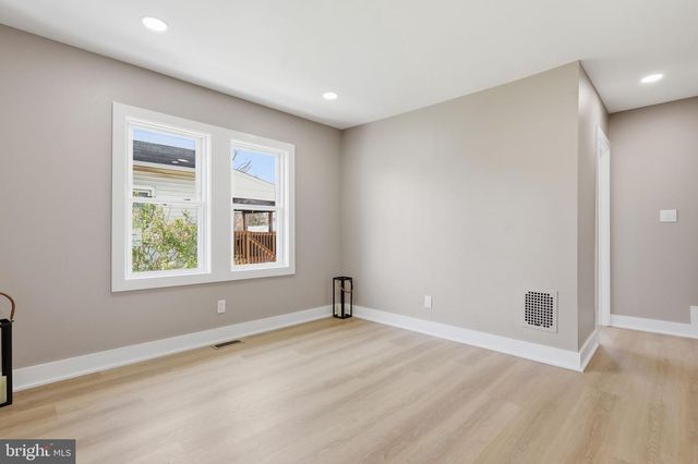 103 CENTER AVE, Willow Grove, PA 19090