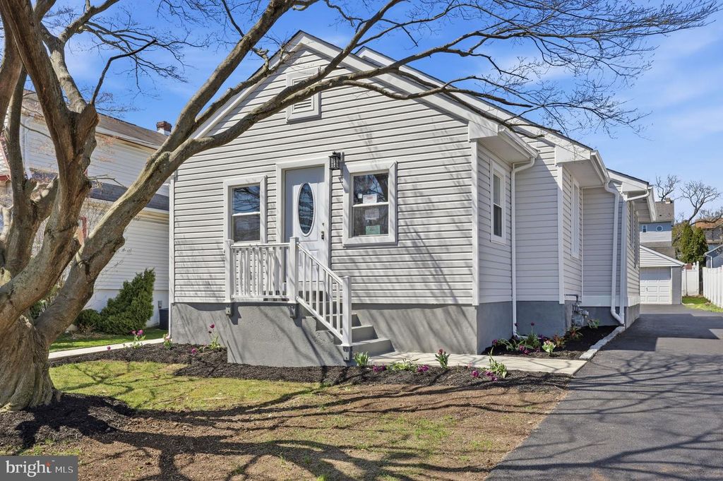 103 CENTER AVE, Willow Grove, PA 19090