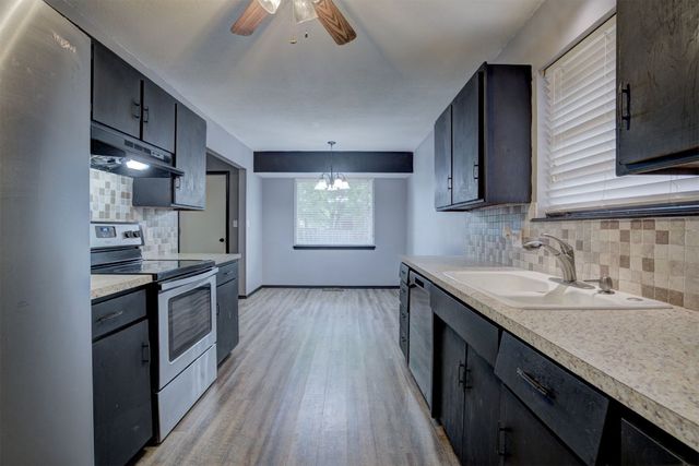 3917 Oakcrest Avenue, Enid, OK 73703