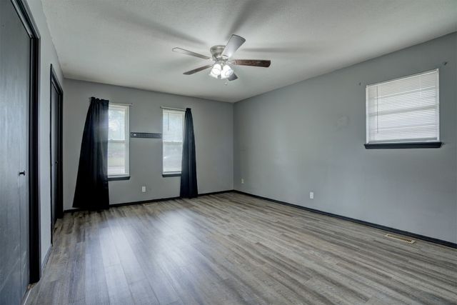 3917 Oakcrest Avenue, Enid, OK 73703