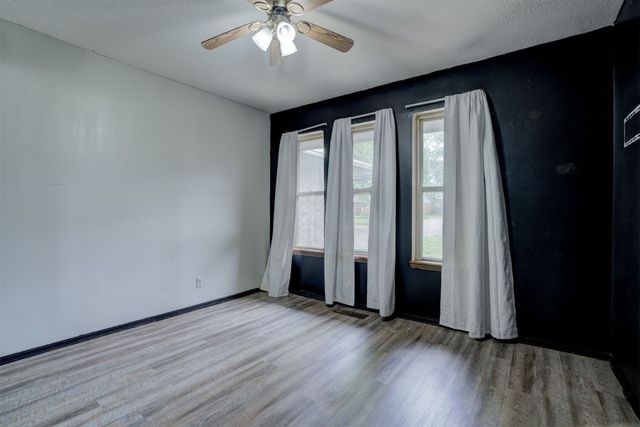 3917 Oakcrest Avenue, Enid, OK 73703