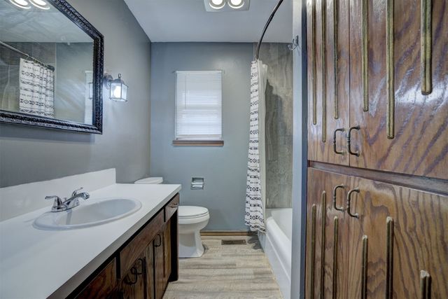 3917 Oakcrest Avenue, Enid, OK 73703