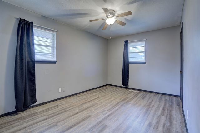 3917 Oakcrest Avenue, Enid, OK 73703