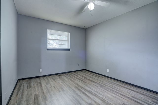 3917 Oakcrest Avenue, Enid, OK 73703