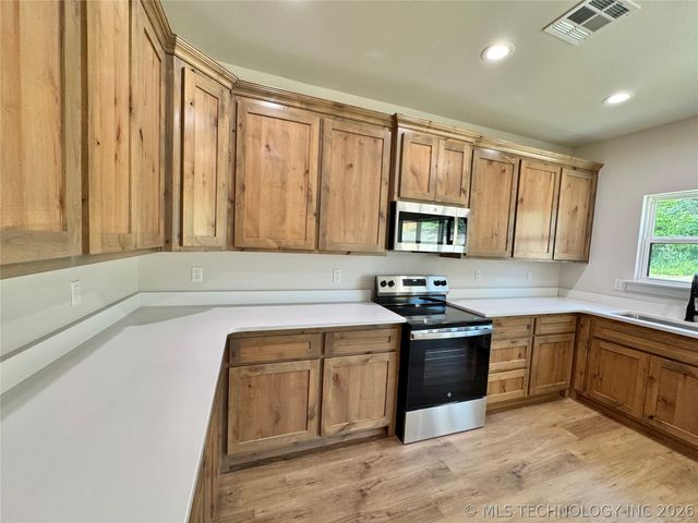 824 E Harlan Drive, Tahlequah, OK 74464