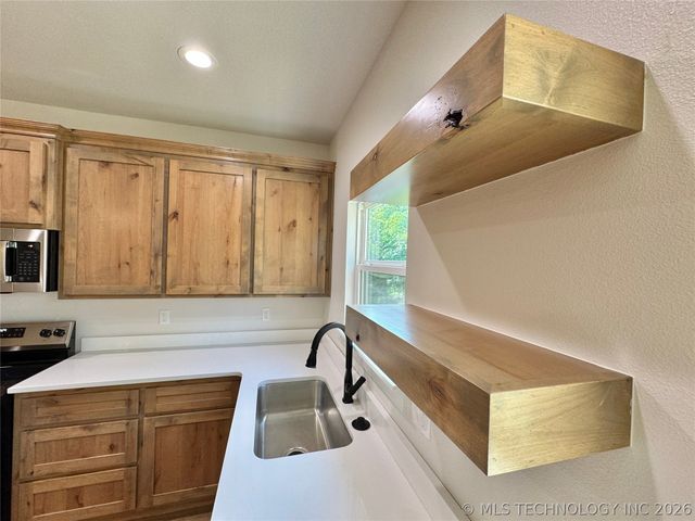 824 E Harlan Drive, Tahlequah, OK 74464