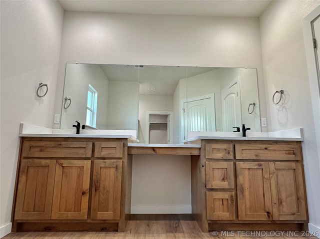 824 E Harlan Drive, Tahlequah, OK 74464