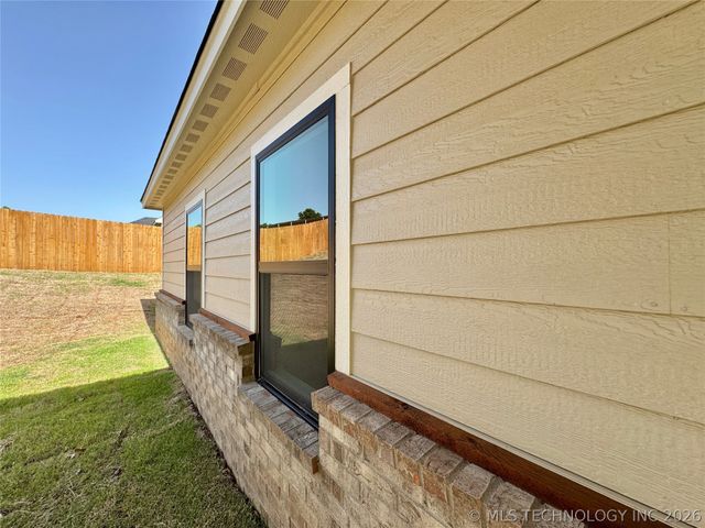 824 E Harlan Drive, Tahlequah, OK 74464