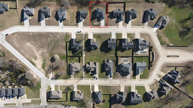 824 E Harlan Drive, Tahlequah, OK 74464