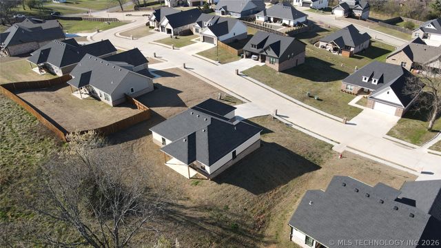 824 E Harlan Drive, Tahlequah, OK 74464