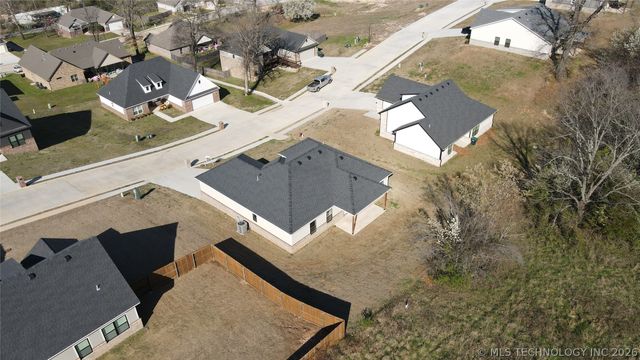 824 E Harlan Drive, Tahlequah, OK 74464