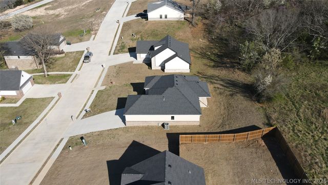 824 E Harlan Drive, Tahlequah, OK 74464