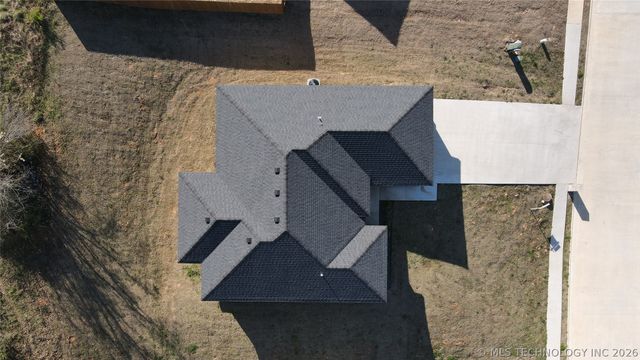 824 E Harlan Drive, Tahlequah, OK 74464