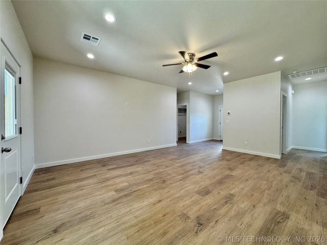 824 E Harlan Drive, Tahlequah, OK 74464