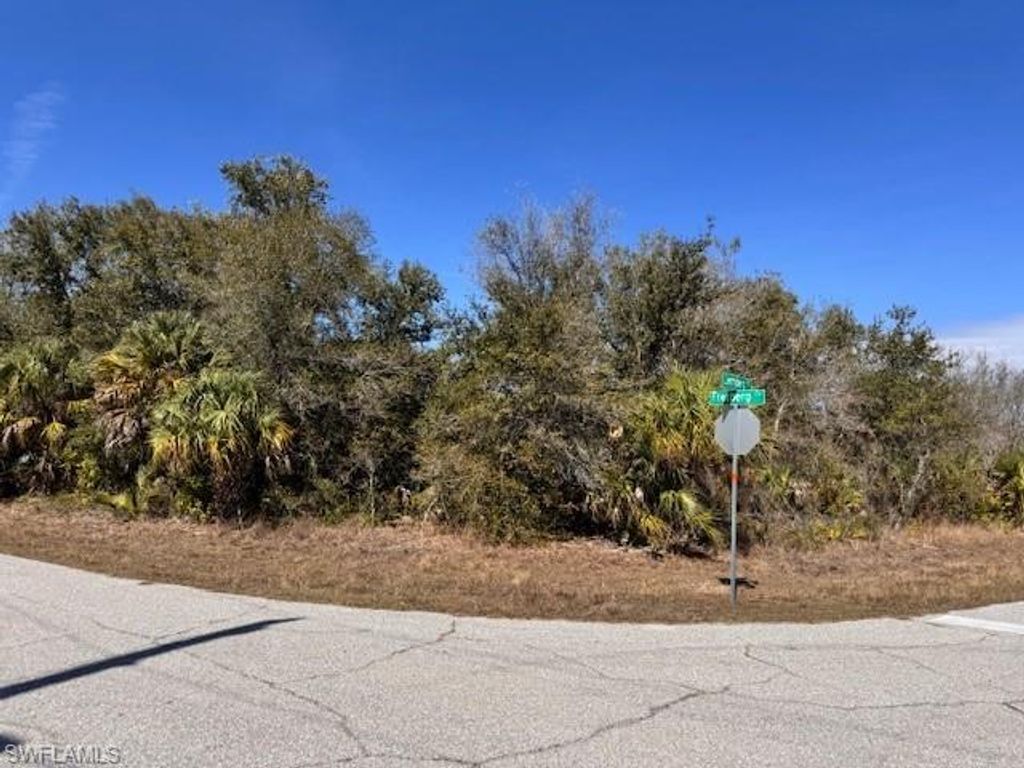 7258 Freeberg CIR, PORT CHARLOTTE, FL 33981 — photo 2