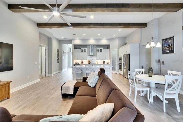 10304 MEADOWRUN DRIVE, Lithia, FL 33547