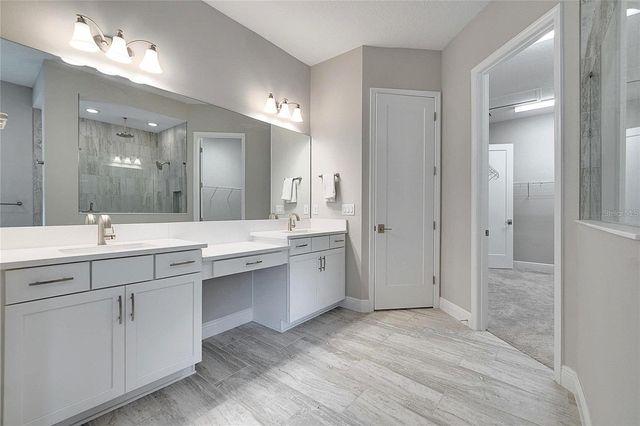 10304 MEADOWRUN DRIVE, Lithia, FL 33547