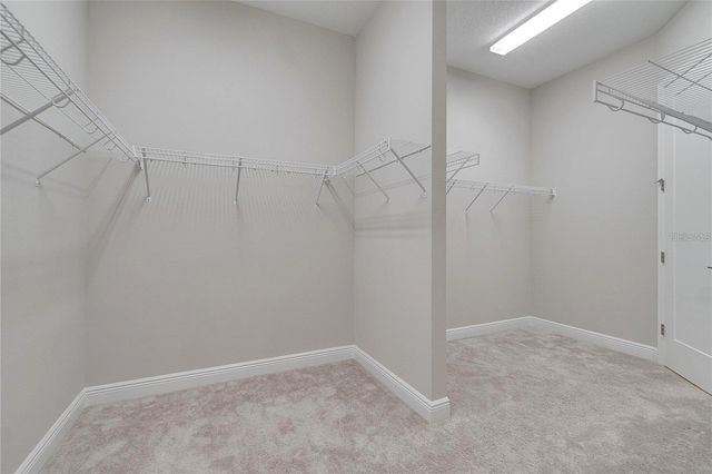 10304 MEADOWRUN DRIVE, Lithia, FL 33547