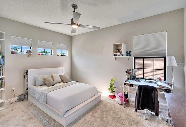 10304 MEADOWRUN DRIVE, Lithia, FL 33547