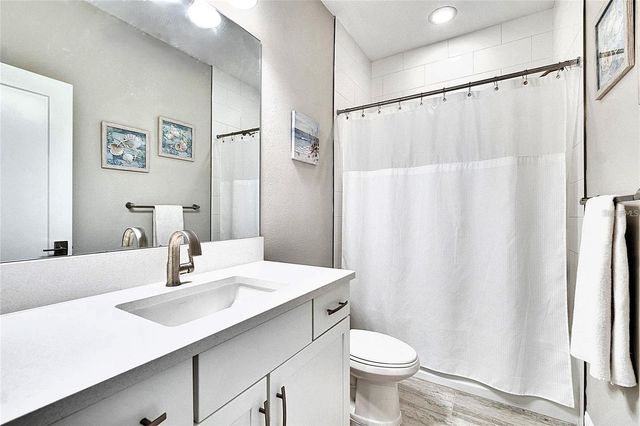 10304 MEADOWRUN DRIVE, Lithia, FL 33547