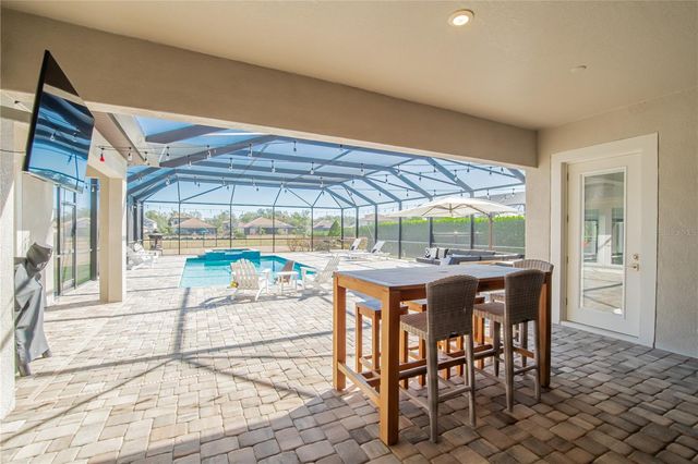 10304 MEADOWRUN DRIVE, Lithia, FL 33547