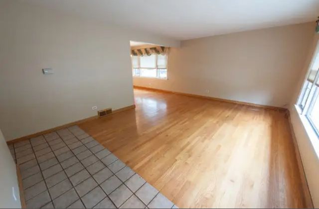 9558 S Sacramento Avenue, Evergreen Park, IL 60805
