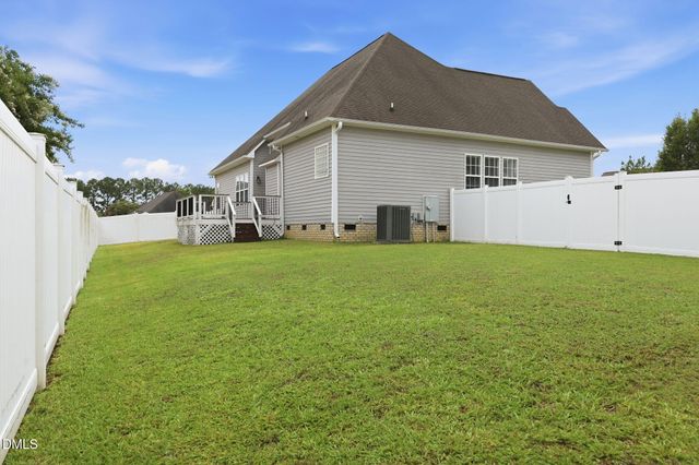 166 Creekwood Circle, Smithfield, NC 27577