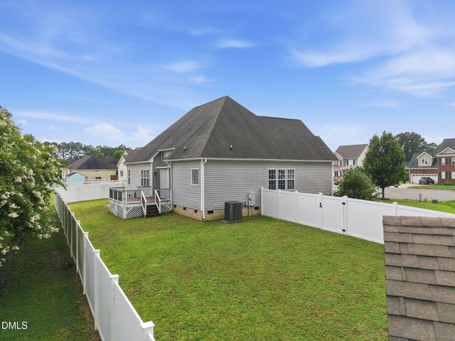 166 Creekwood Circle, Smithfield, NC 27577