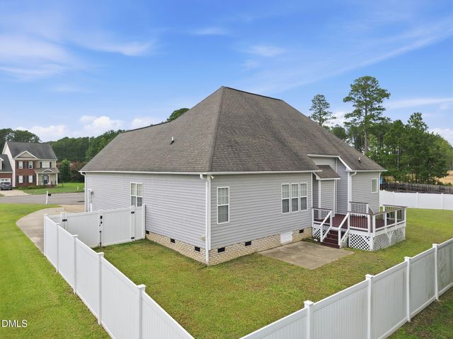 166 Creekwood Circle, Smithfield, NC 27577