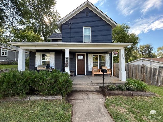 903 Poplar Street, Wamego, KS 66547